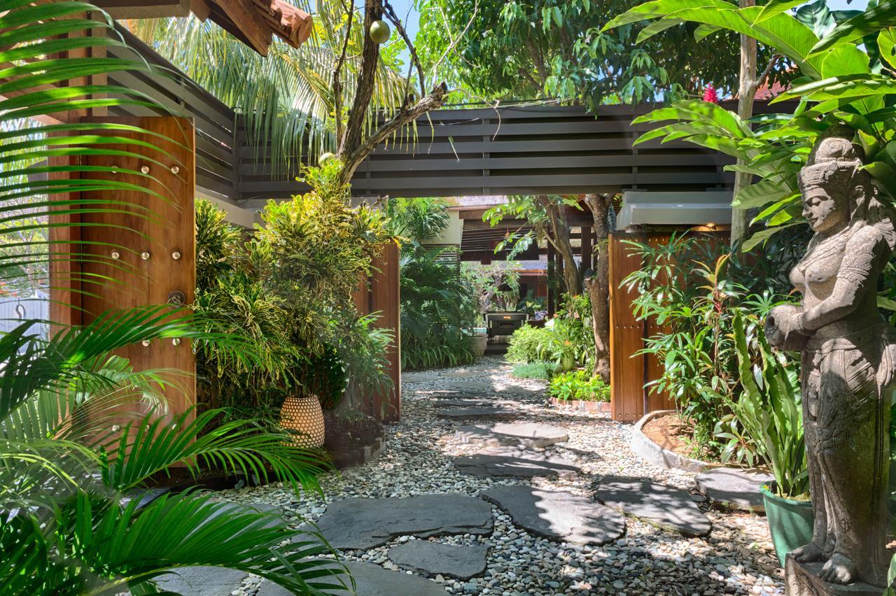 Villa Kinaree Estate Seminyak Exteriör bild
